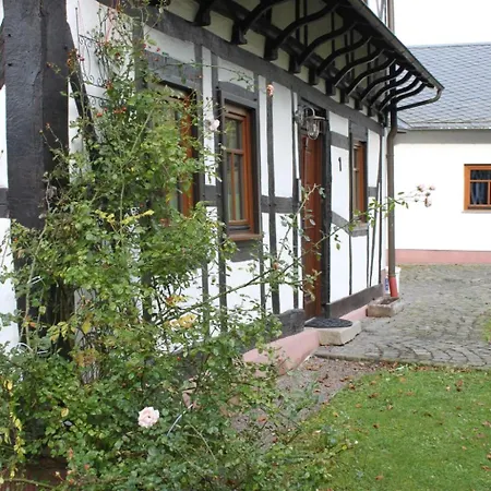Romantisches Fachwerkhaus Zwischen Rhein Und Mosel By Interhome بيت للعطل
