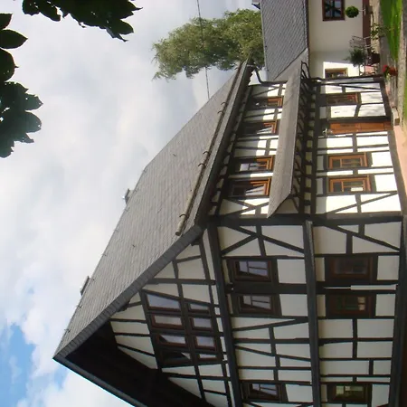 Romantisches Fachwerkhaus Zwischen Rhein Und Mosel By Interhome بيت للعطل Heyweiler